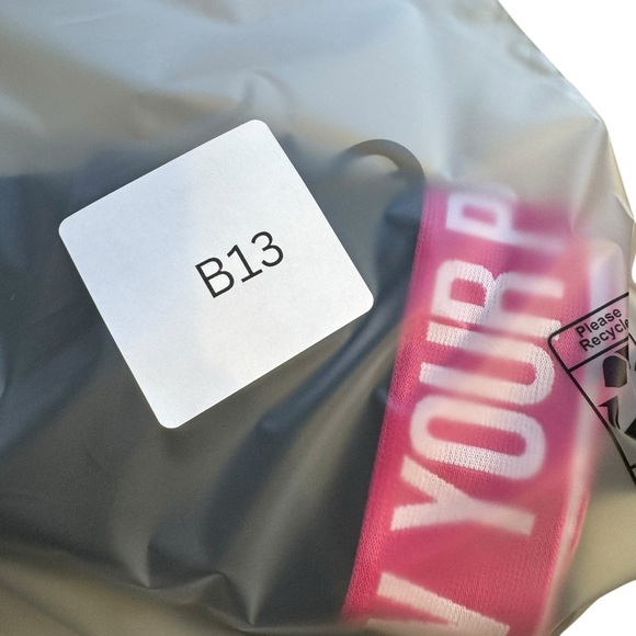 Under Armour Show Your Powerl Breast Cancer Awareness Sports Bra Small B13 - Picture 6 of 6